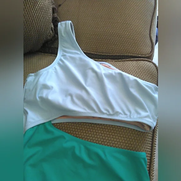 BNWOT J. CREW Elegant One-Shoulder Bikini Light Blue & Green 4 (RECYCLE MATERIAL - Picture 4 of 8